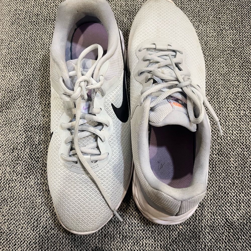 Nike Revolution Women's Running Shoes - Light Gray